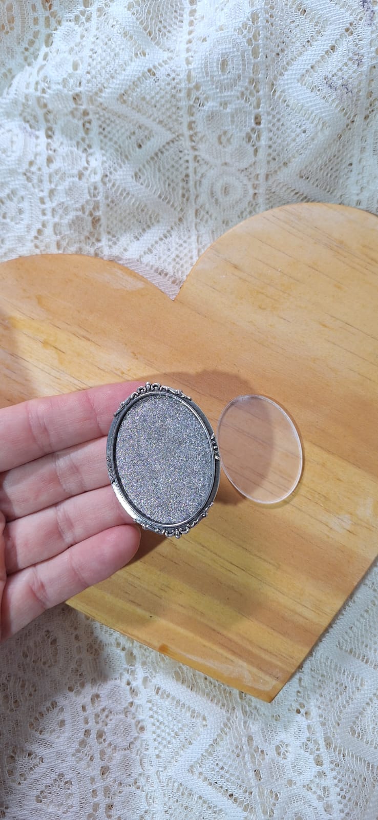Broche Oval prateado 3x4