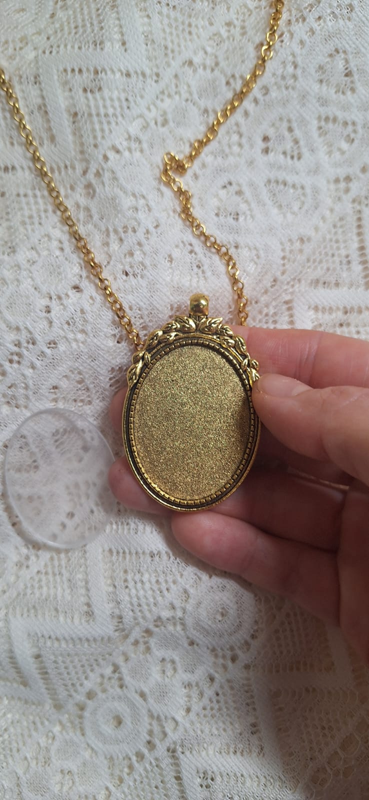 Pingente dourado 3x4cm