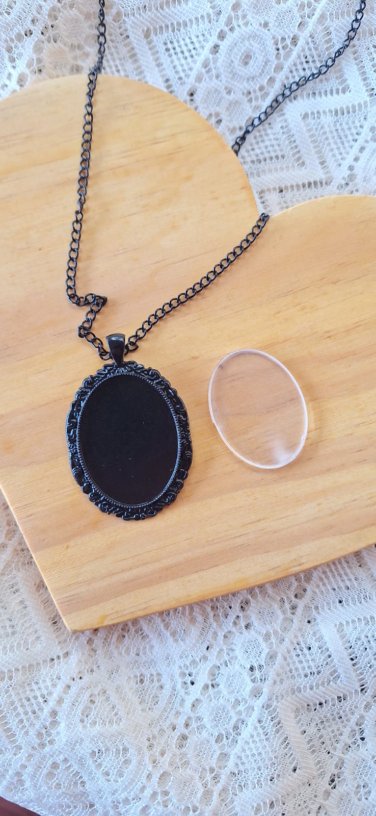 Pingente preto oval maior 3x4cm