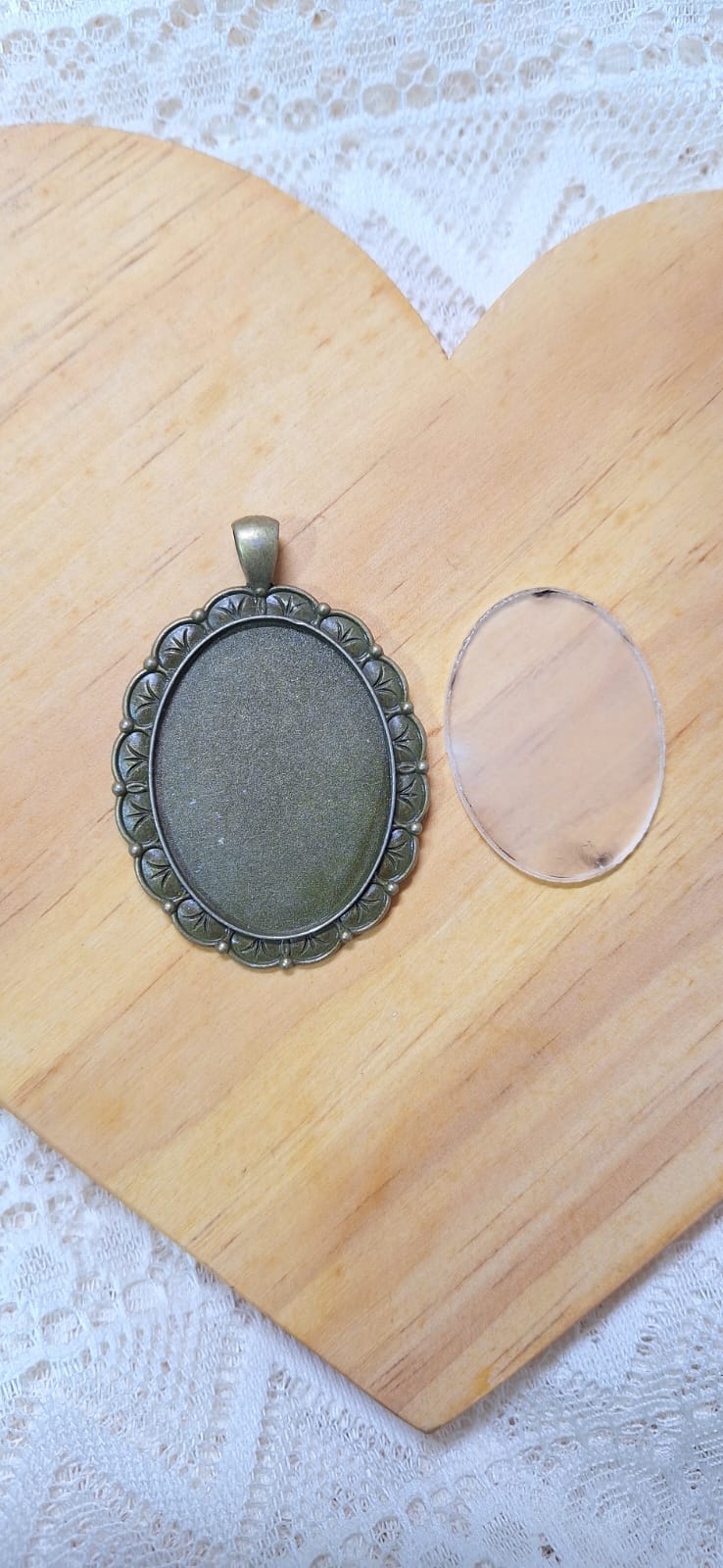 Pingente oval avulso modelo 3